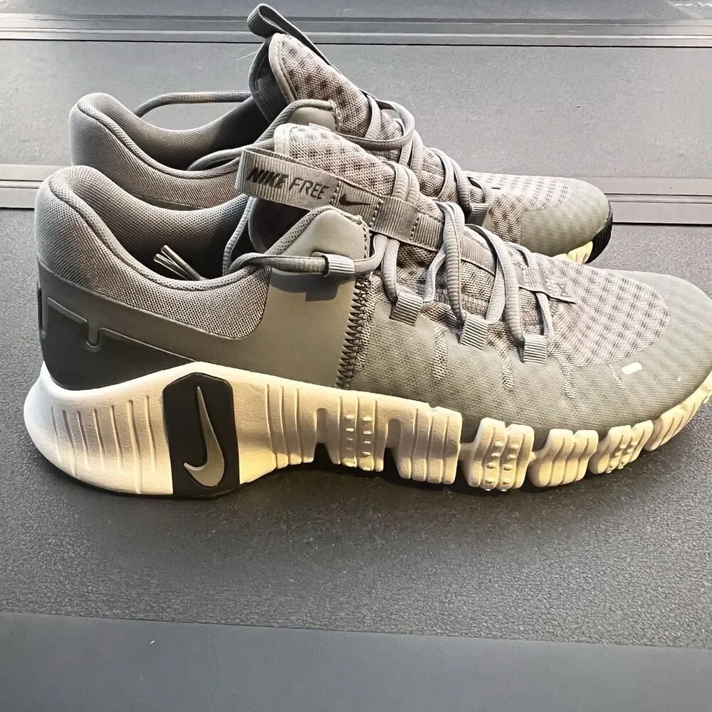 Nike Free Metcon 5 Gym Training  Shoe Smoke Grey DV3949-003 Mens Size 11.5